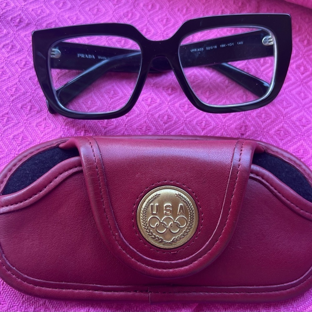 π
π
RARE RED COACH Olympic Edition Eyeglass Shield Case vintage π
π
- Picture 9 of 12